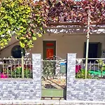 Simotas 4 Four * Poros (Kefalonia)