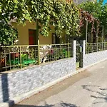 Simotas 4 Four Apartment *