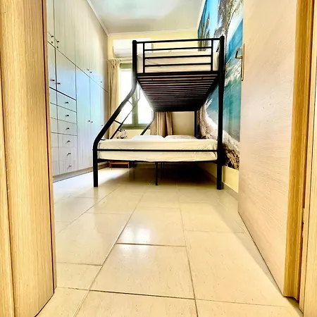 Simotas 4 Four Apartment